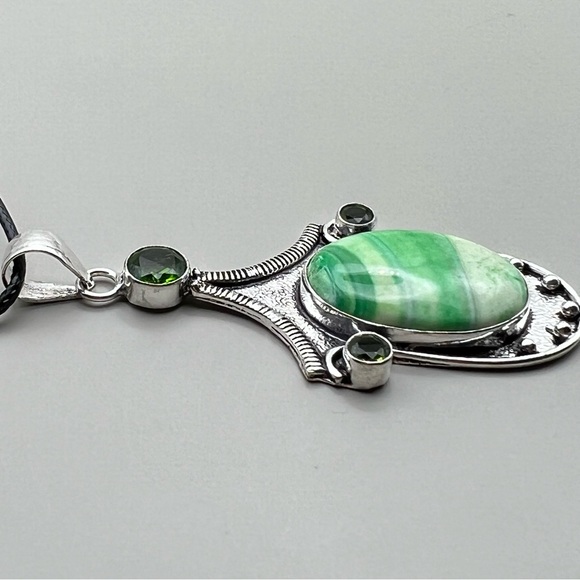 New Green Enhanced Agate w Sim Peridot Silver Overlay Pendant Necklace w Cord - Picture 2 of 7